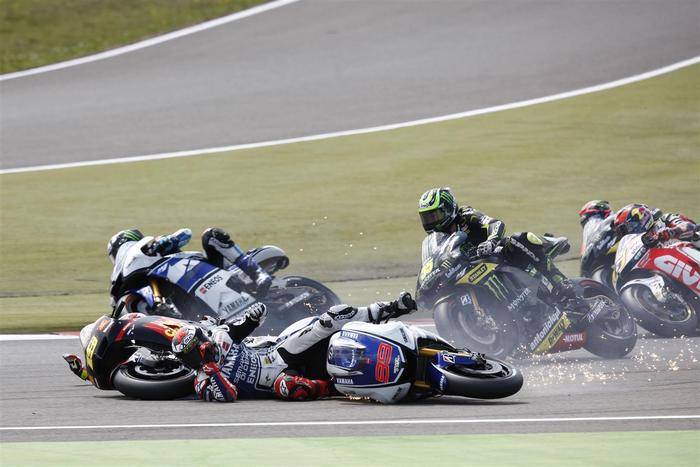 Jorge Lorenzo gettin' takin' out (photo by Andrew Northcott)