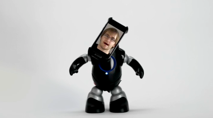 "Look at me, I am a robot !"
