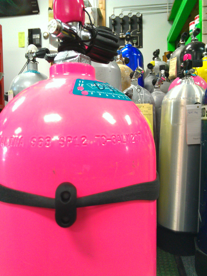 A Better SideMount Scuba Tank Strap with Banger Attachment by Casco