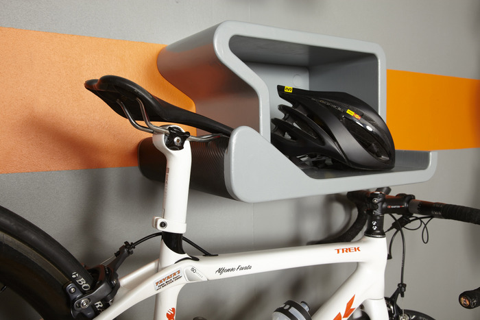 grey SHELFIE with black carbon vinyl protector.