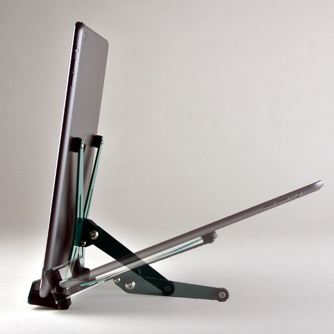 From steep to shallow, instantly set it at any viewing angle.