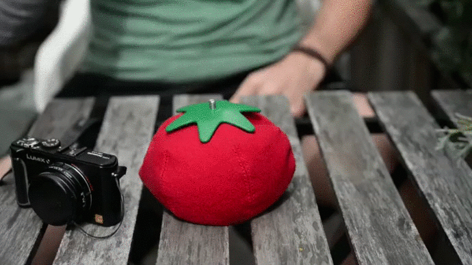 Turn the Heirloom's stem to mount your camera