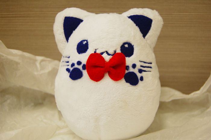 Hug him, squeeze him, plan a trip to CATalina together. Maru plushy will come in medium 5"-7" size