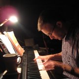 Piano_shot.medium