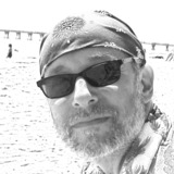 Bob%20at%20beach.medium