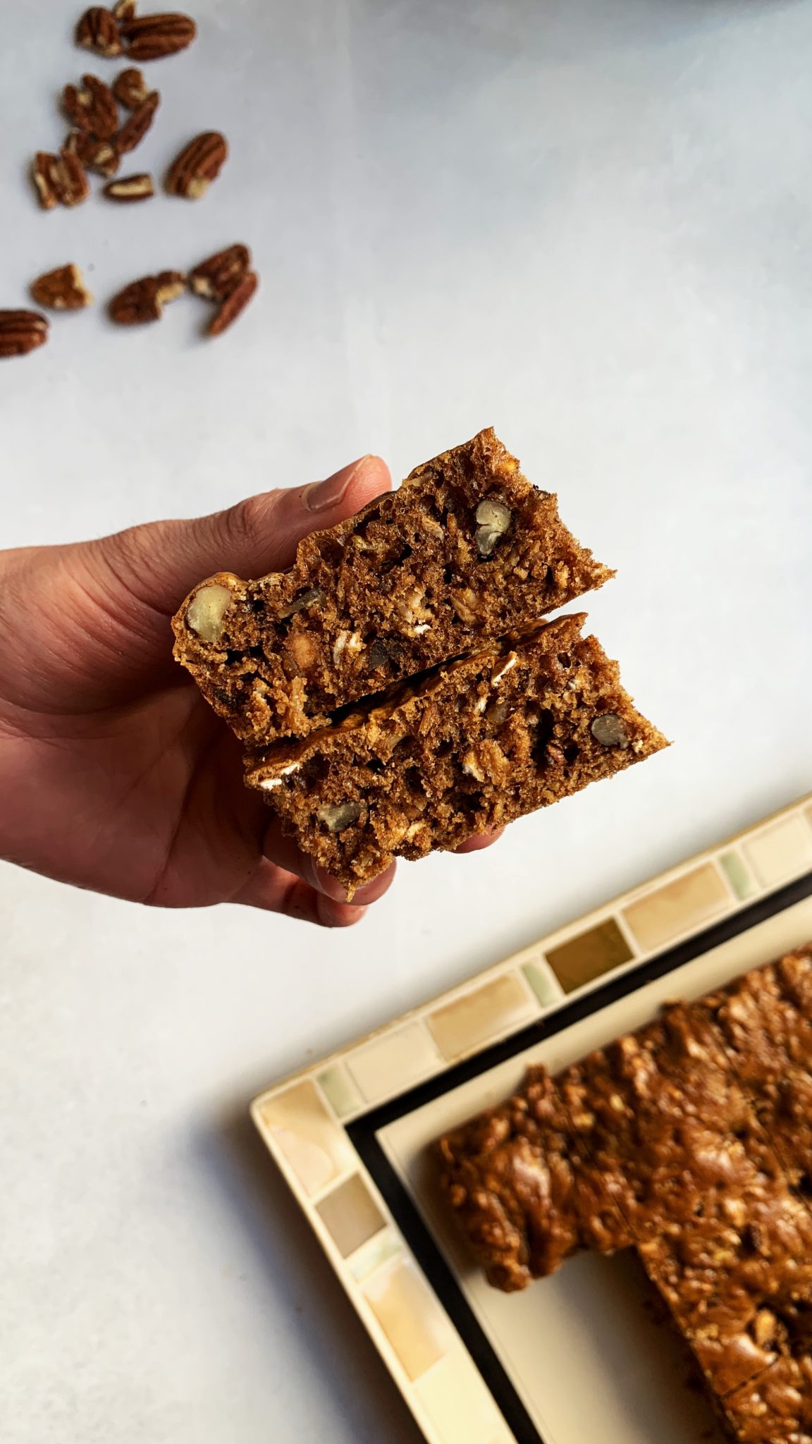 Cinnamon Pecan Oat Bars Kyla