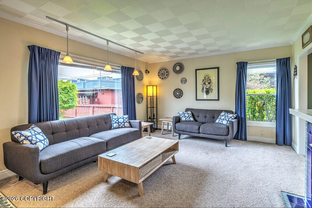 See full size image and slideshow Thumbnail 4