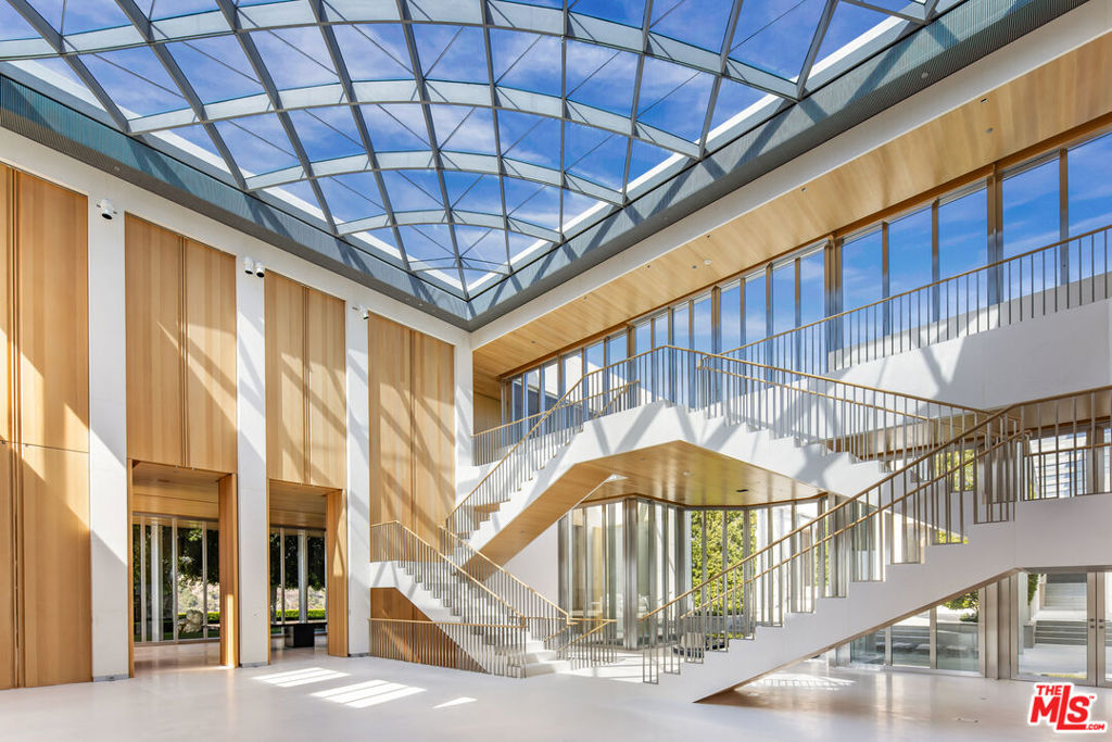 See full size image and slideshow Thumbnail 2