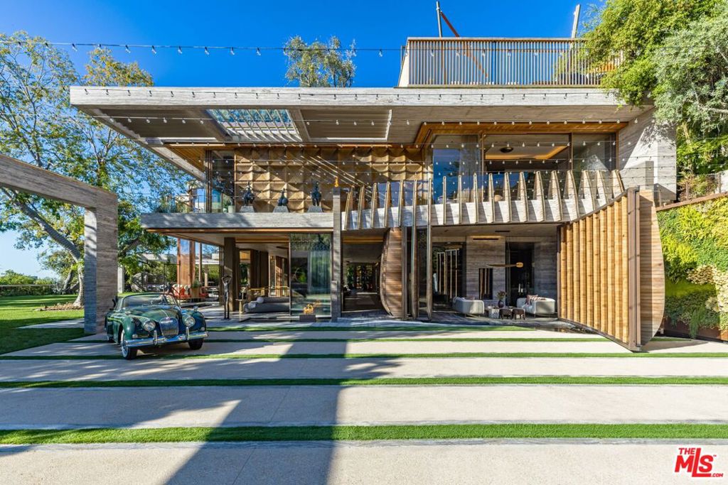 See full size image and slideshow Thumbnail 1