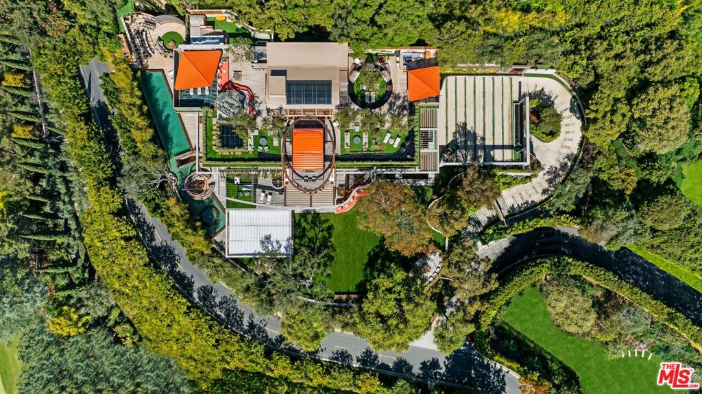 See full size image and slideshow Thumbnail 4