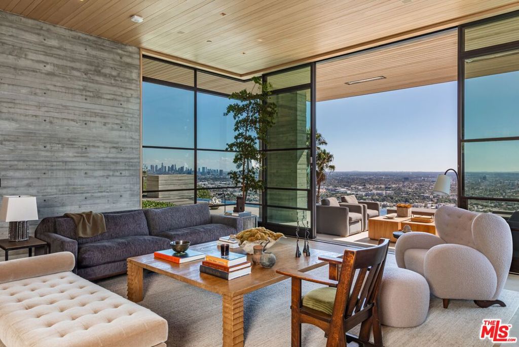 See full size image and slideshow Thumbnail 4