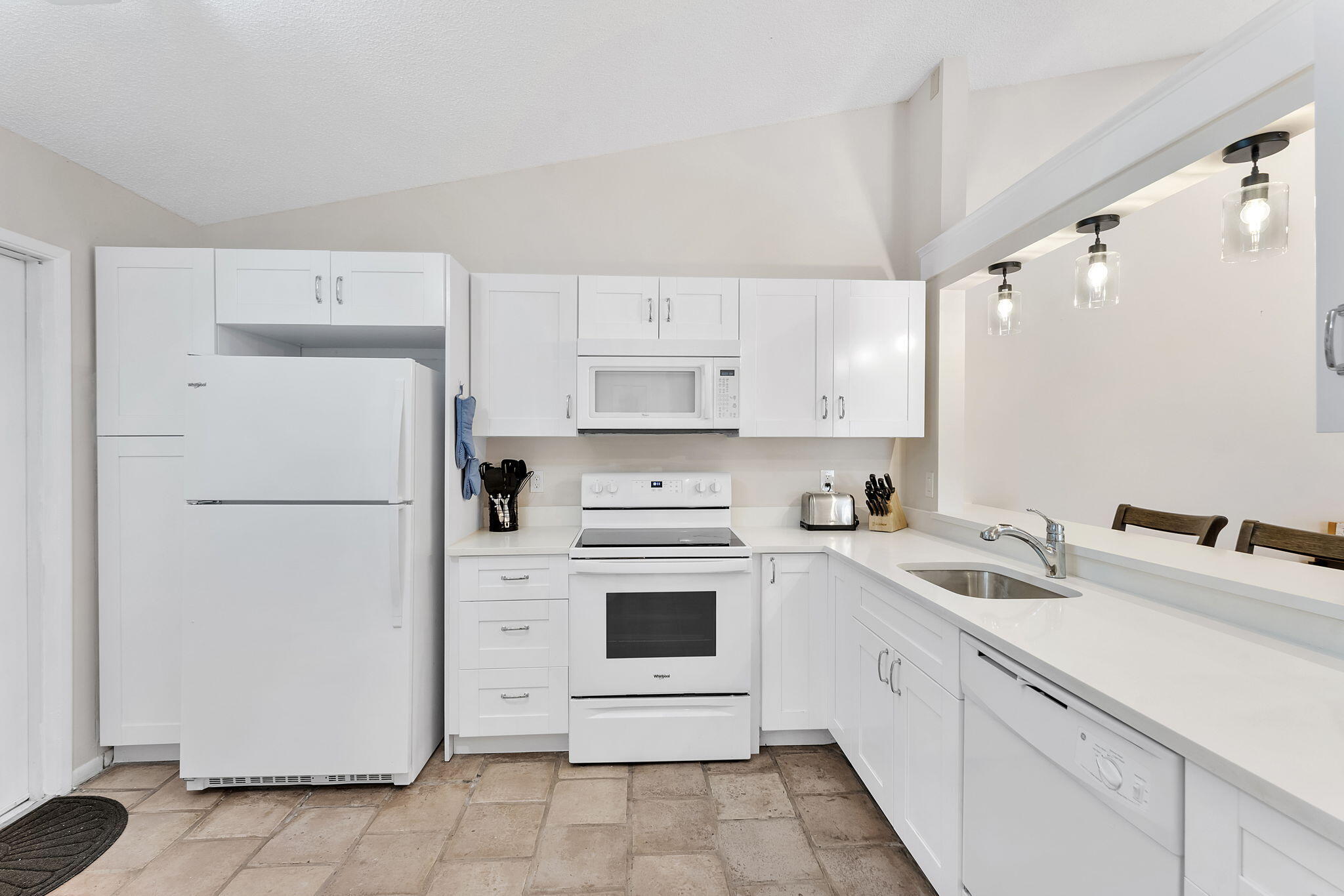 See full size image and slideshow Thumbnail 3