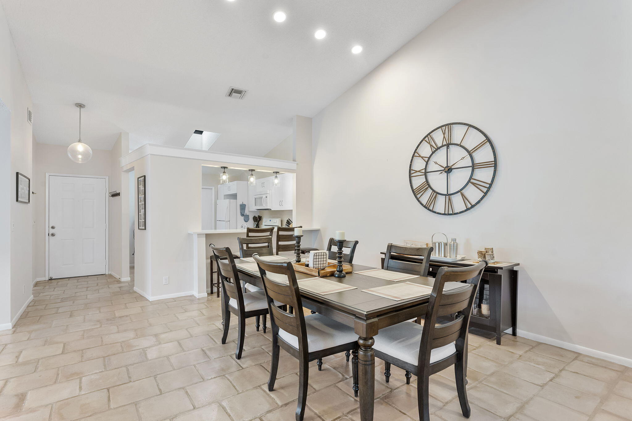 See full size image and slideshow Thumbnail 4