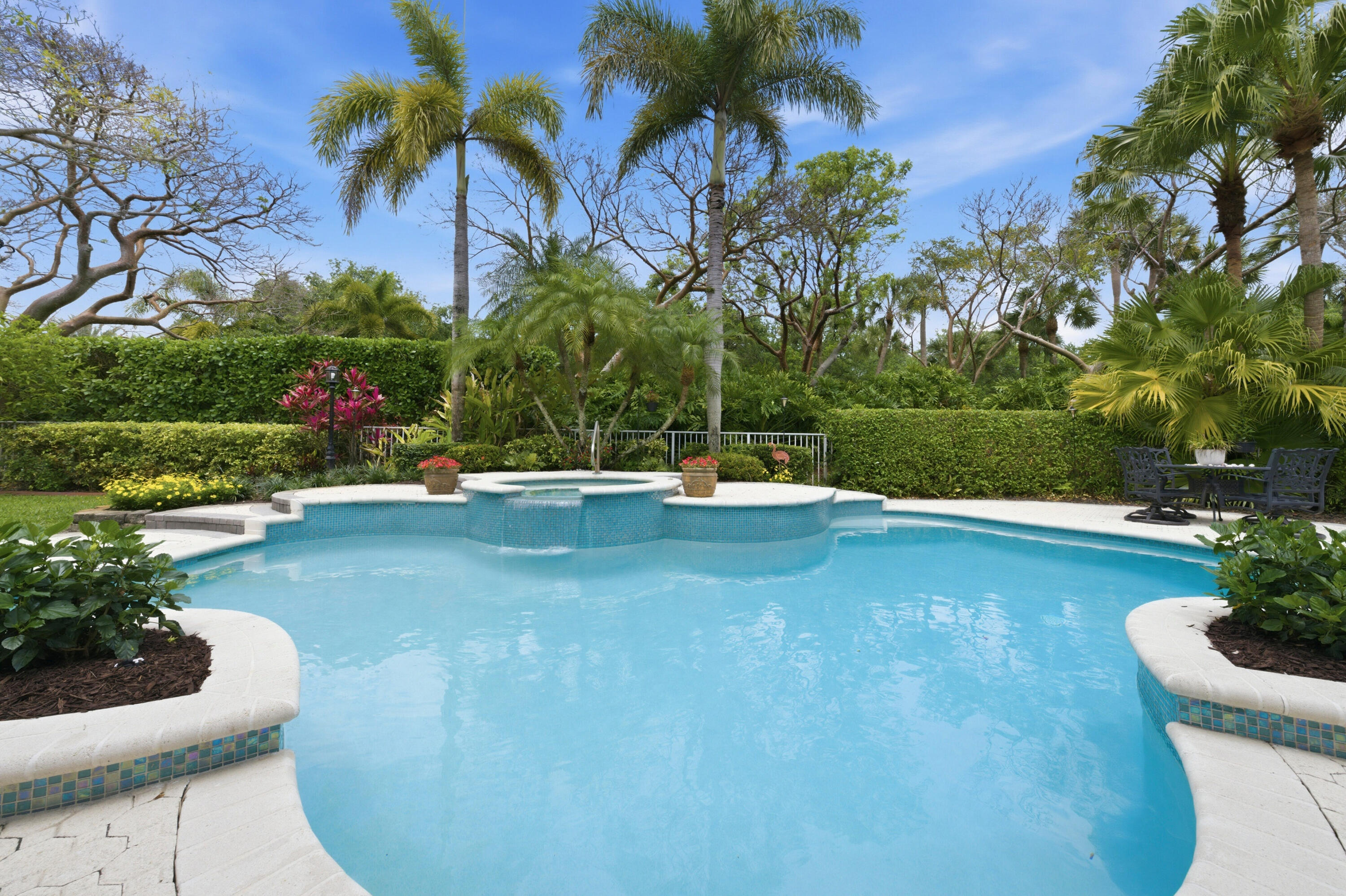 See full size image and slideshow Thumbnail 1