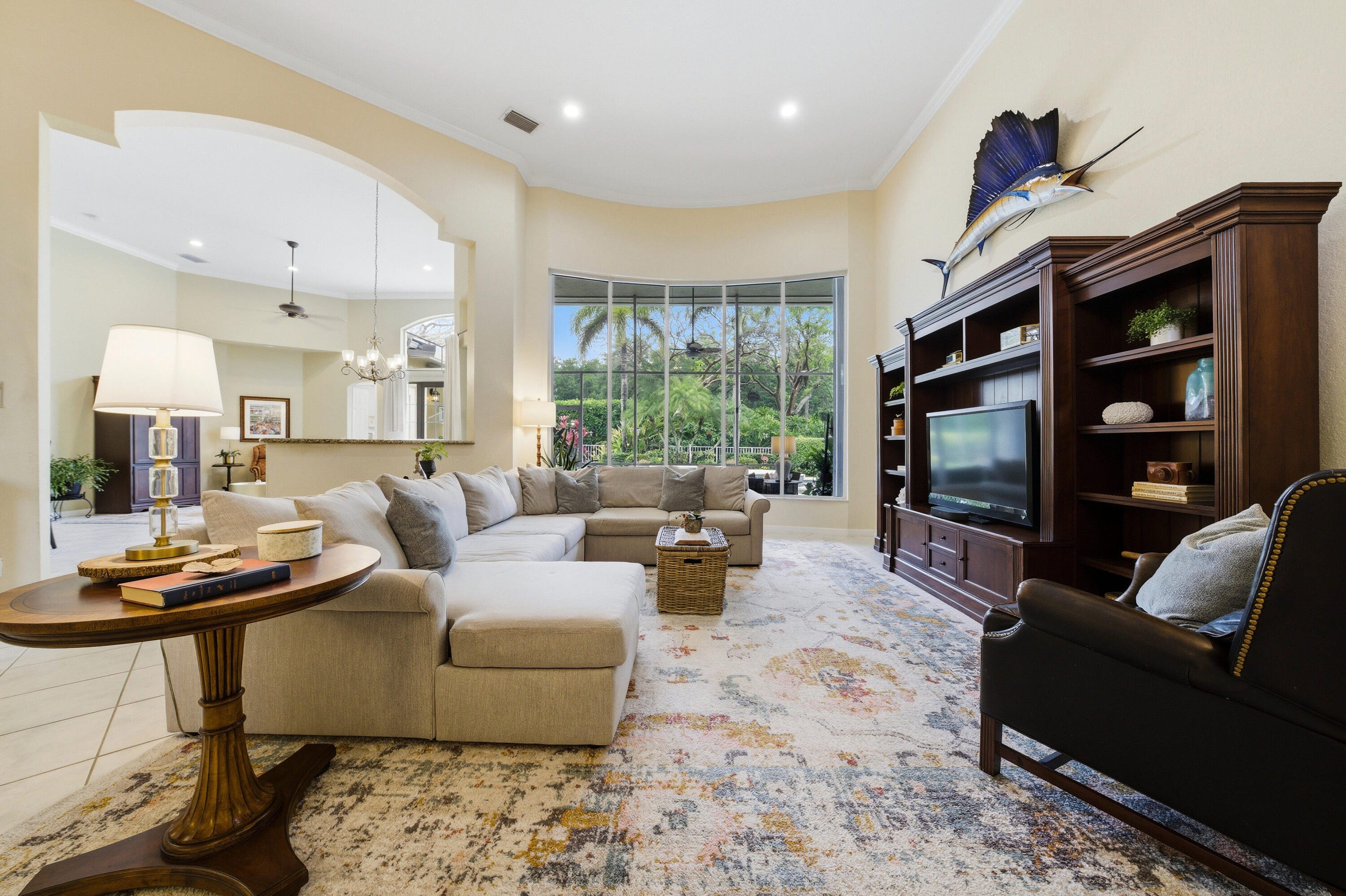 See full size image and slideshow Thumbnail 4