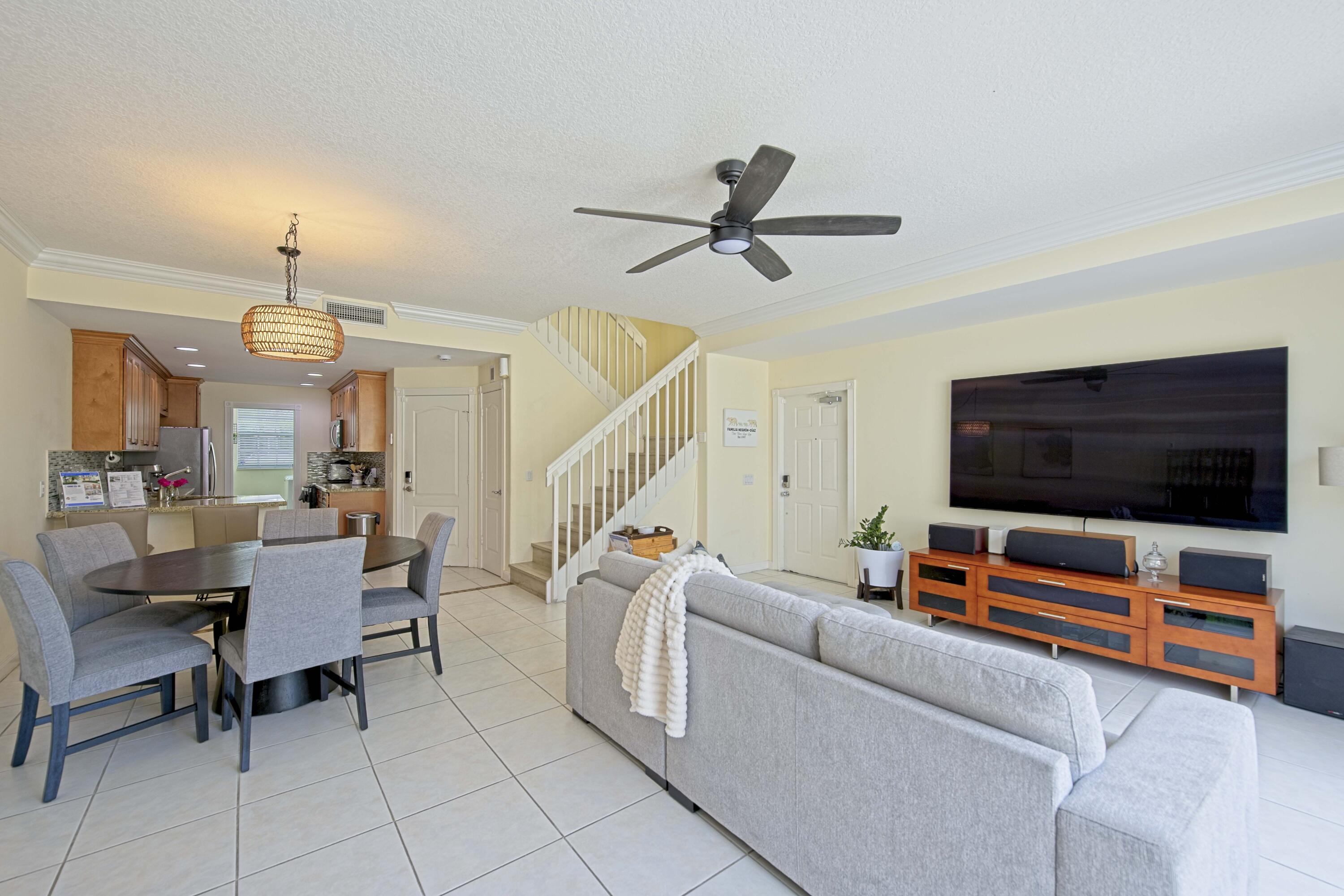 See full size image and slideshow Thumbnail 4