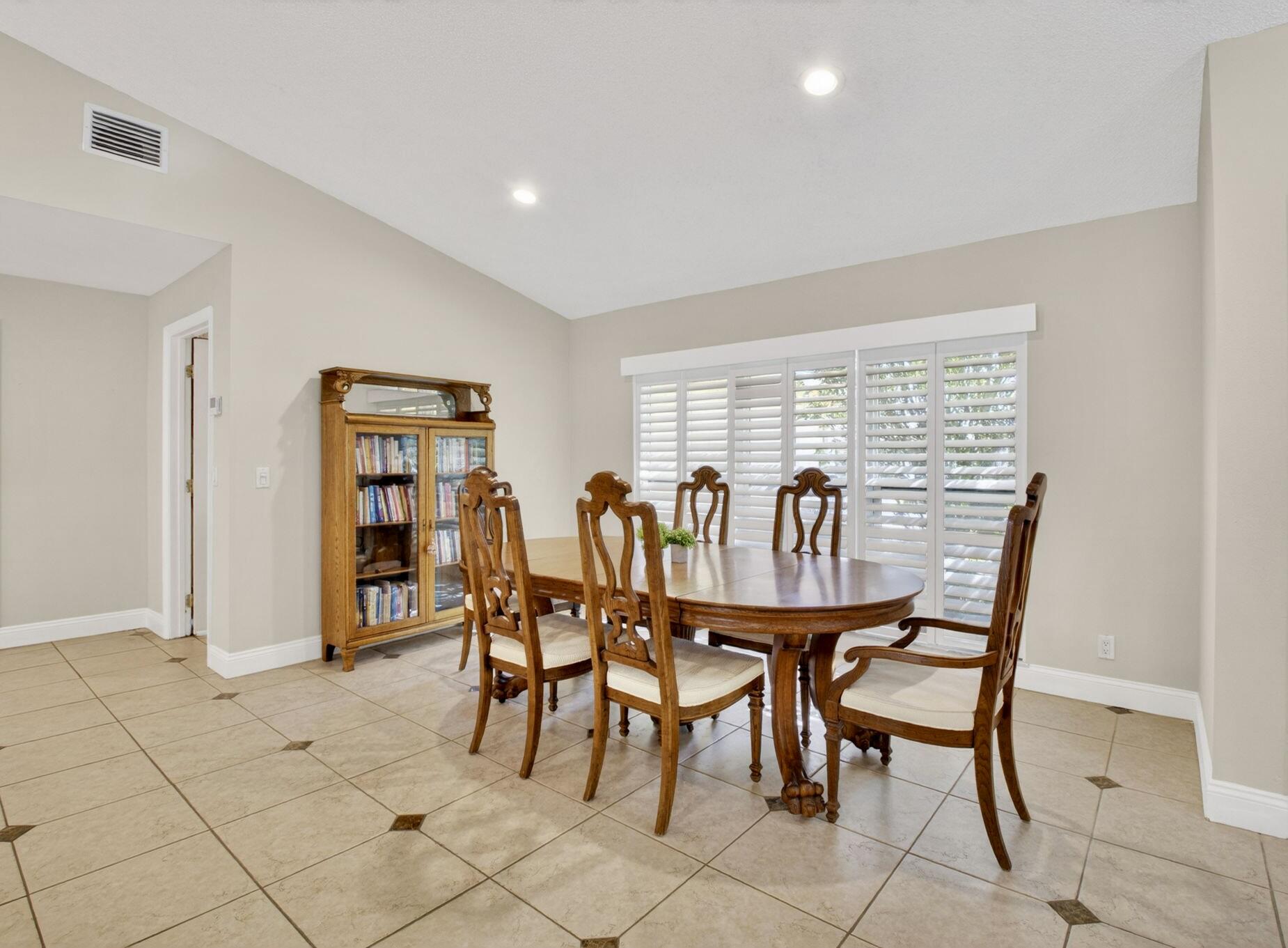 See full size image and slideshow Thumbnail 4