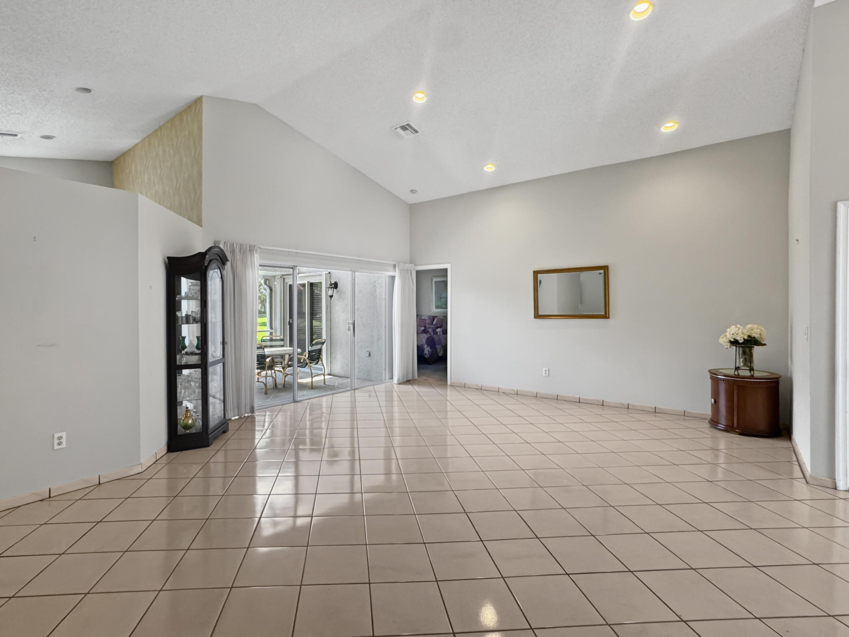 See full size image and slideshow Thumbnail 4