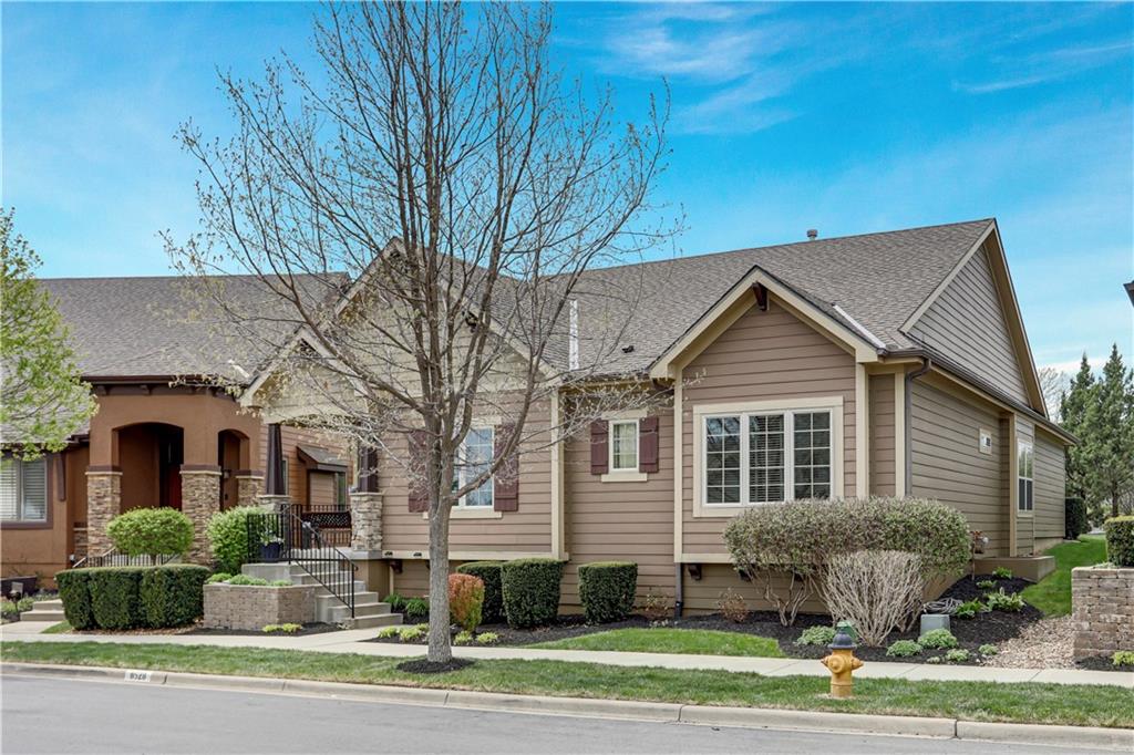 8528 Cardinal Street, Lenexa, KS 66219 | $550,000 - MLS# 2613403