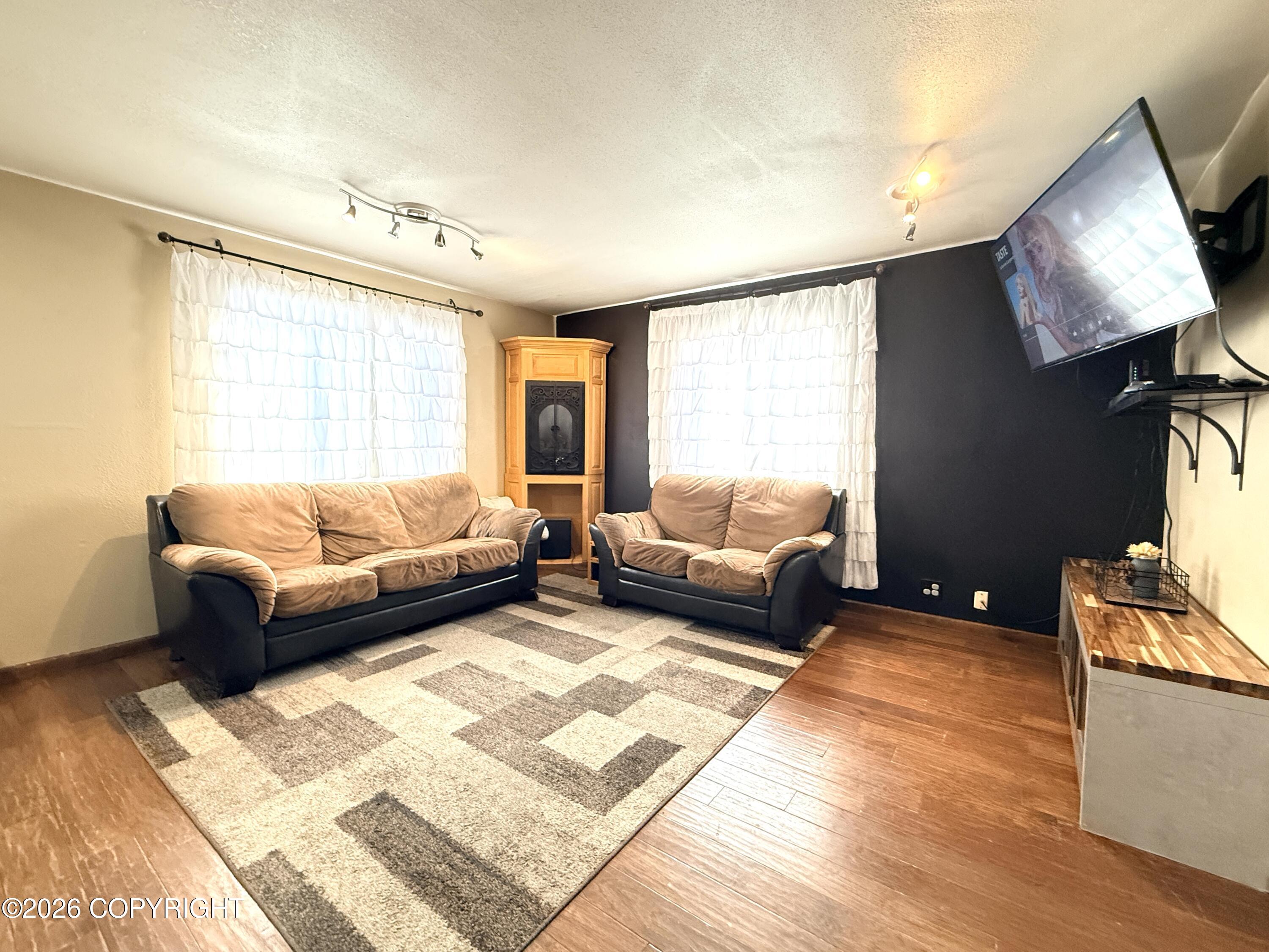 See full size image and slideshow Thumbnail 4