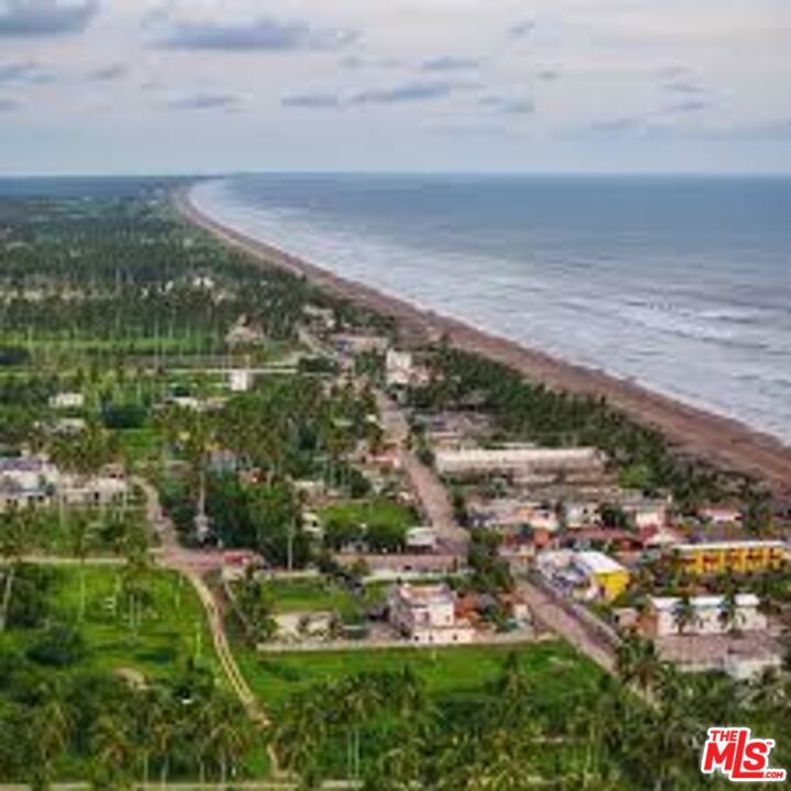 See full size image and slideshow Thumbnail 2