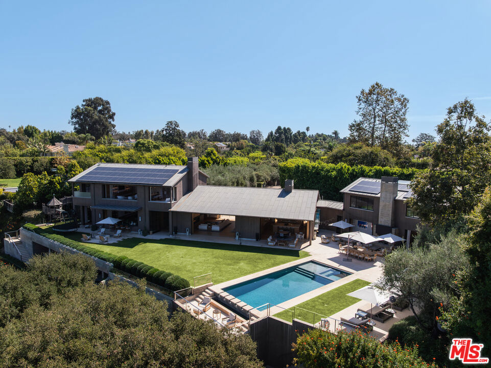 See full size image and slideshow Thumbnail 1