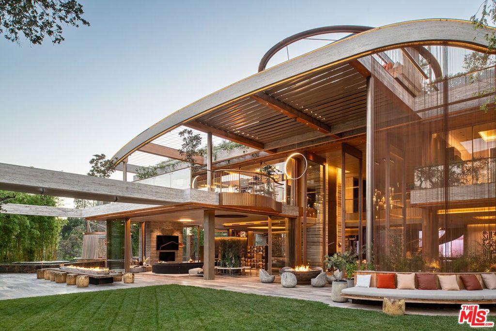 See full size image and slideshow Thumbnail 1