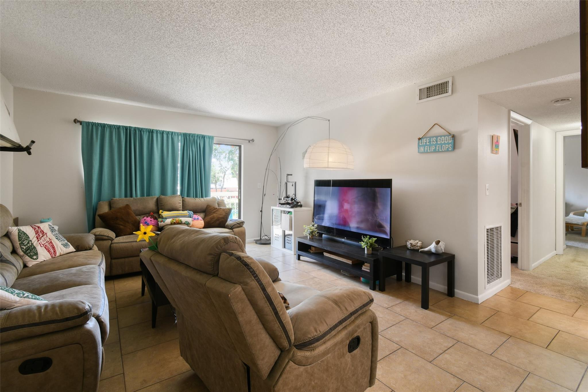 See full size image and slideshow Thumbnail 2