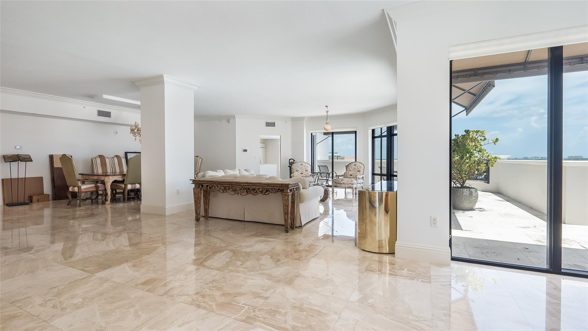 See full size image and slideshow Thumbnail 3