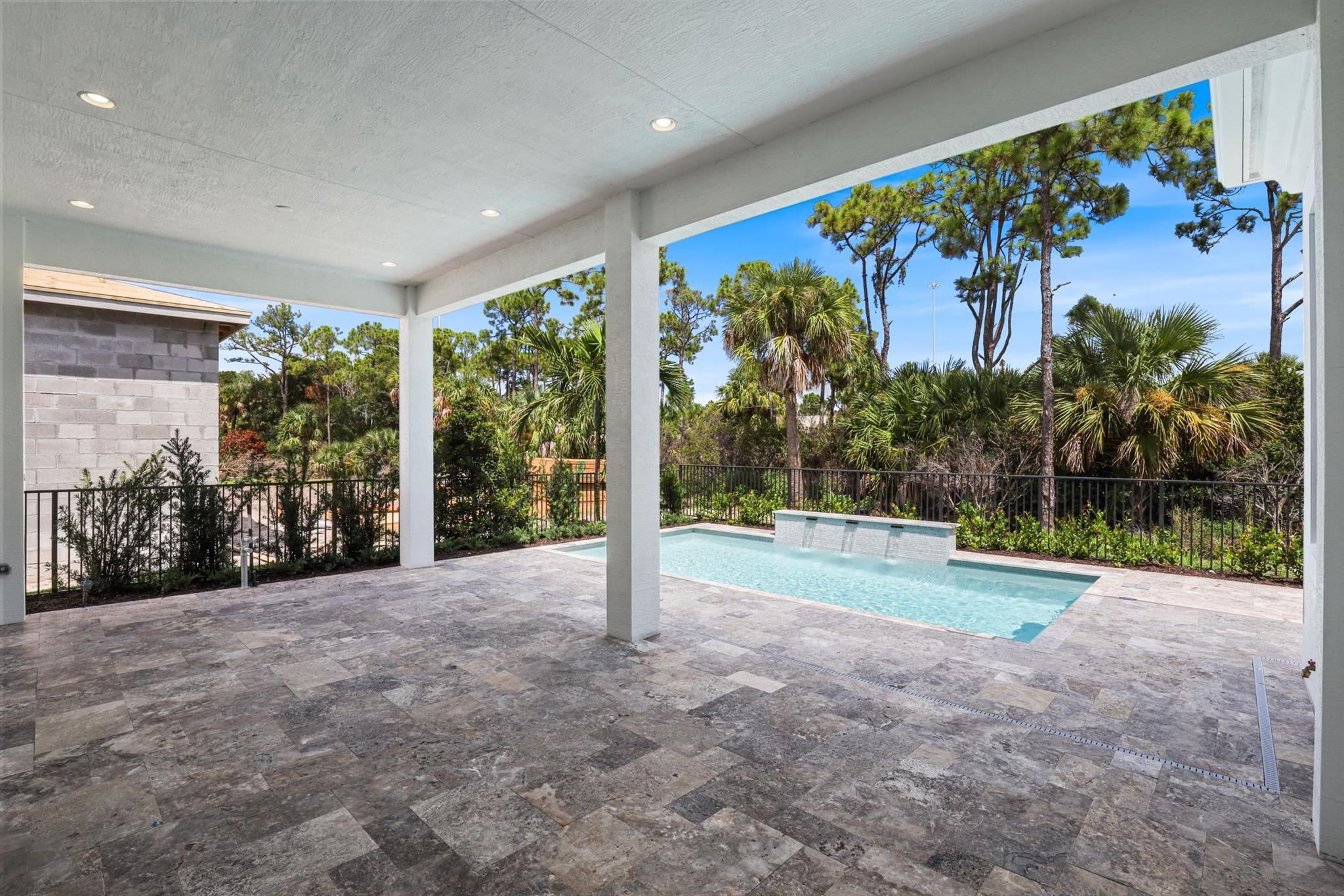 See full size image and slideshow Thumbnail 2