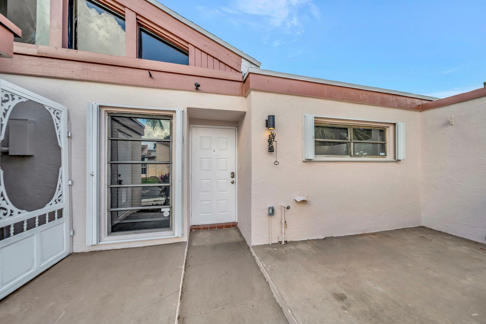 See full size image and slideshow Thumbnail 4