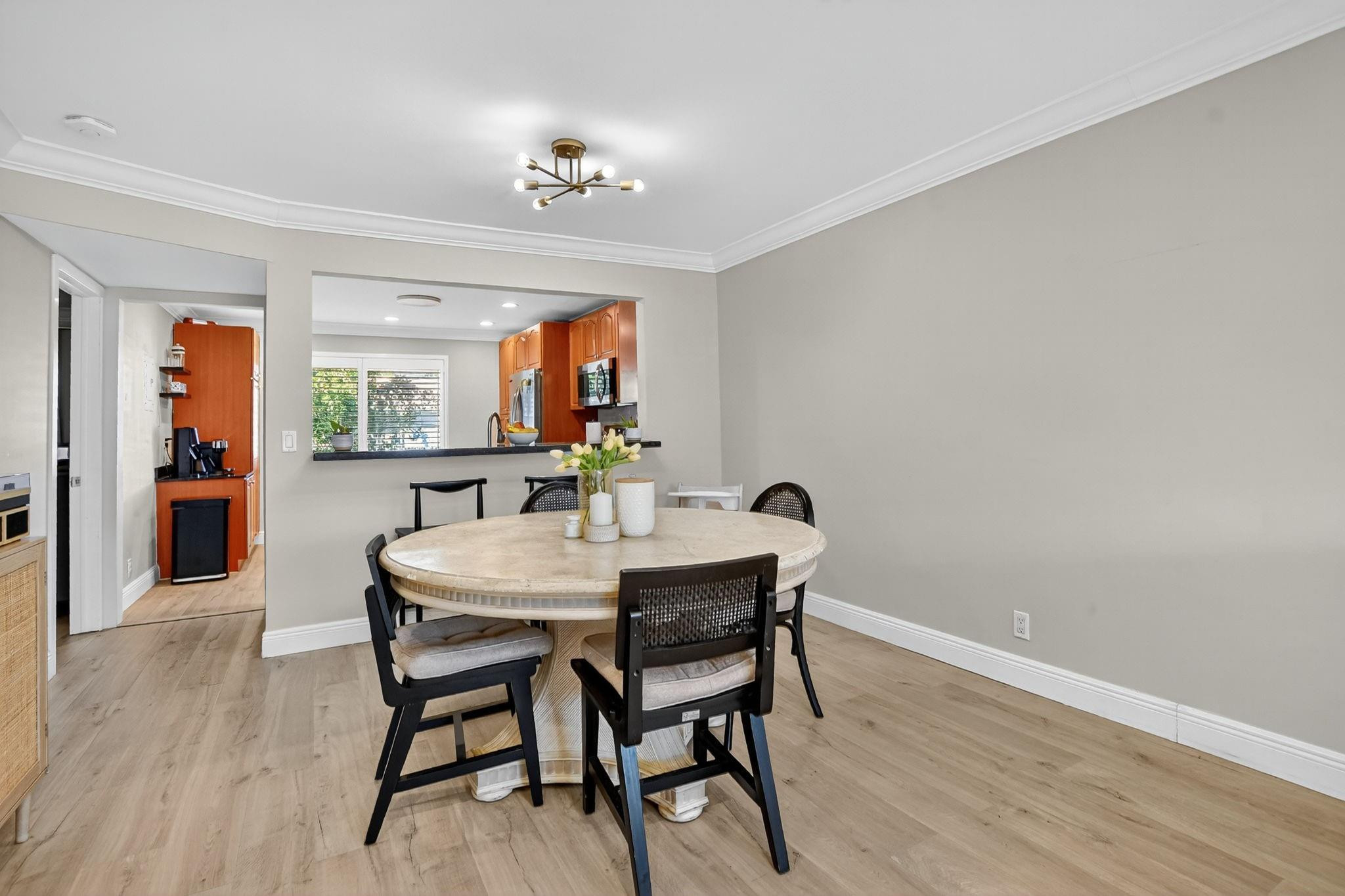 See full size image and slideshow Thumbnail 4