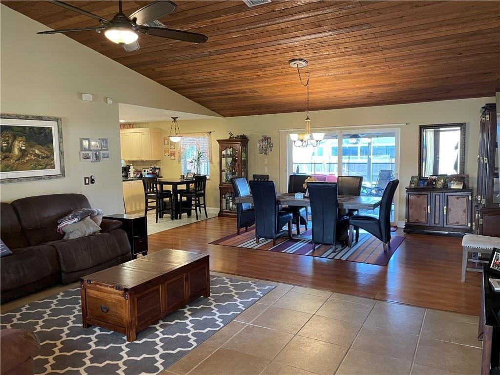 See full size image and slideshow Thumbnail 3