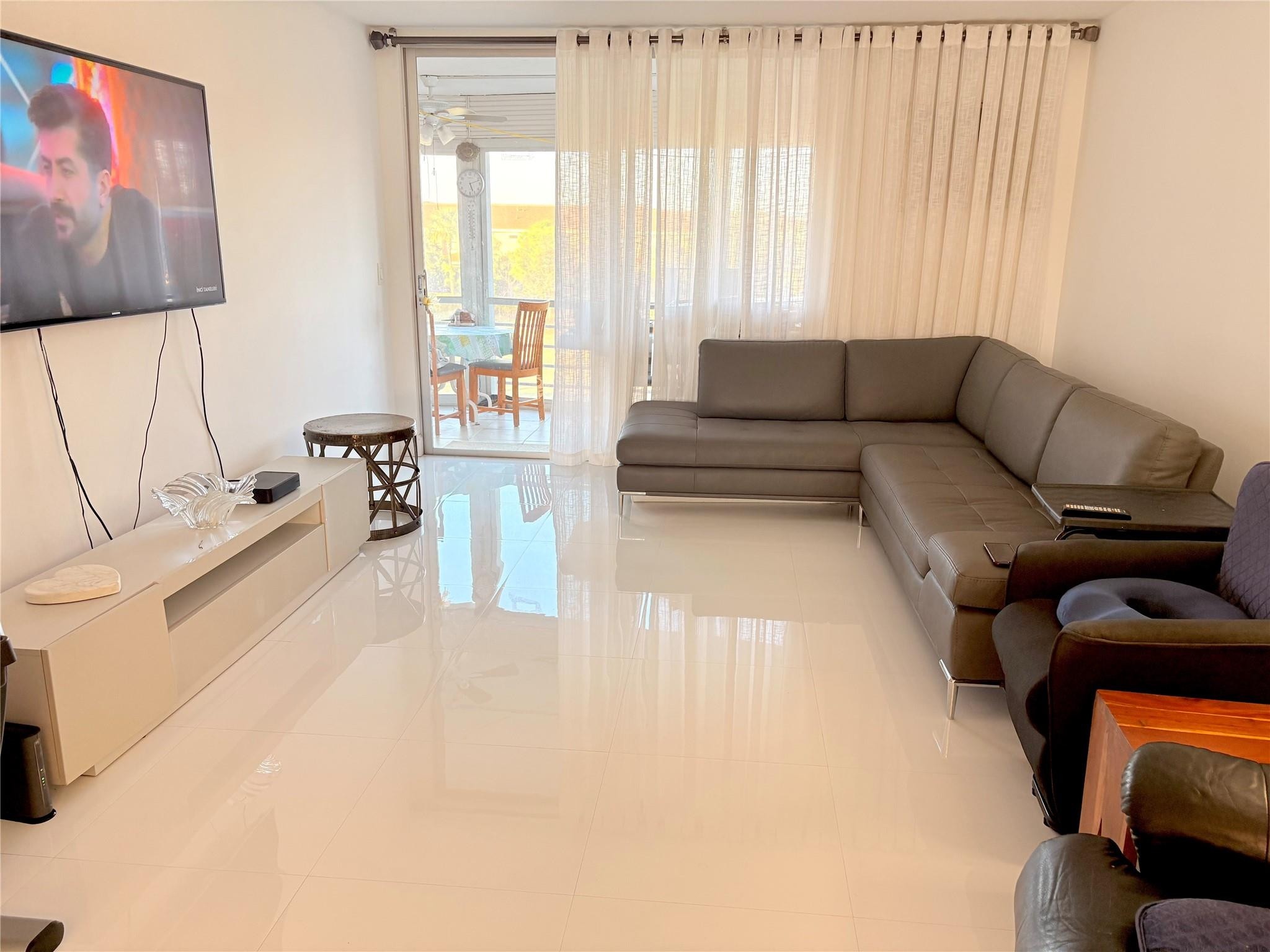 See full size image and slideshow Thumbnail 3