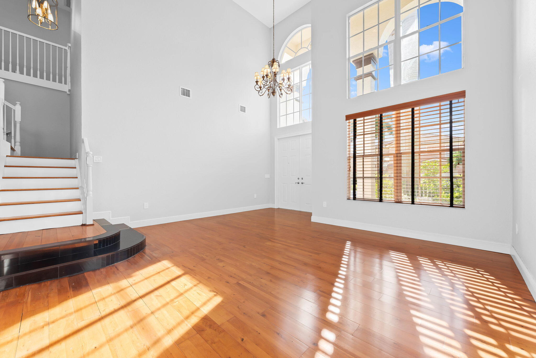 See full size image and slideshow Thumbnail 2