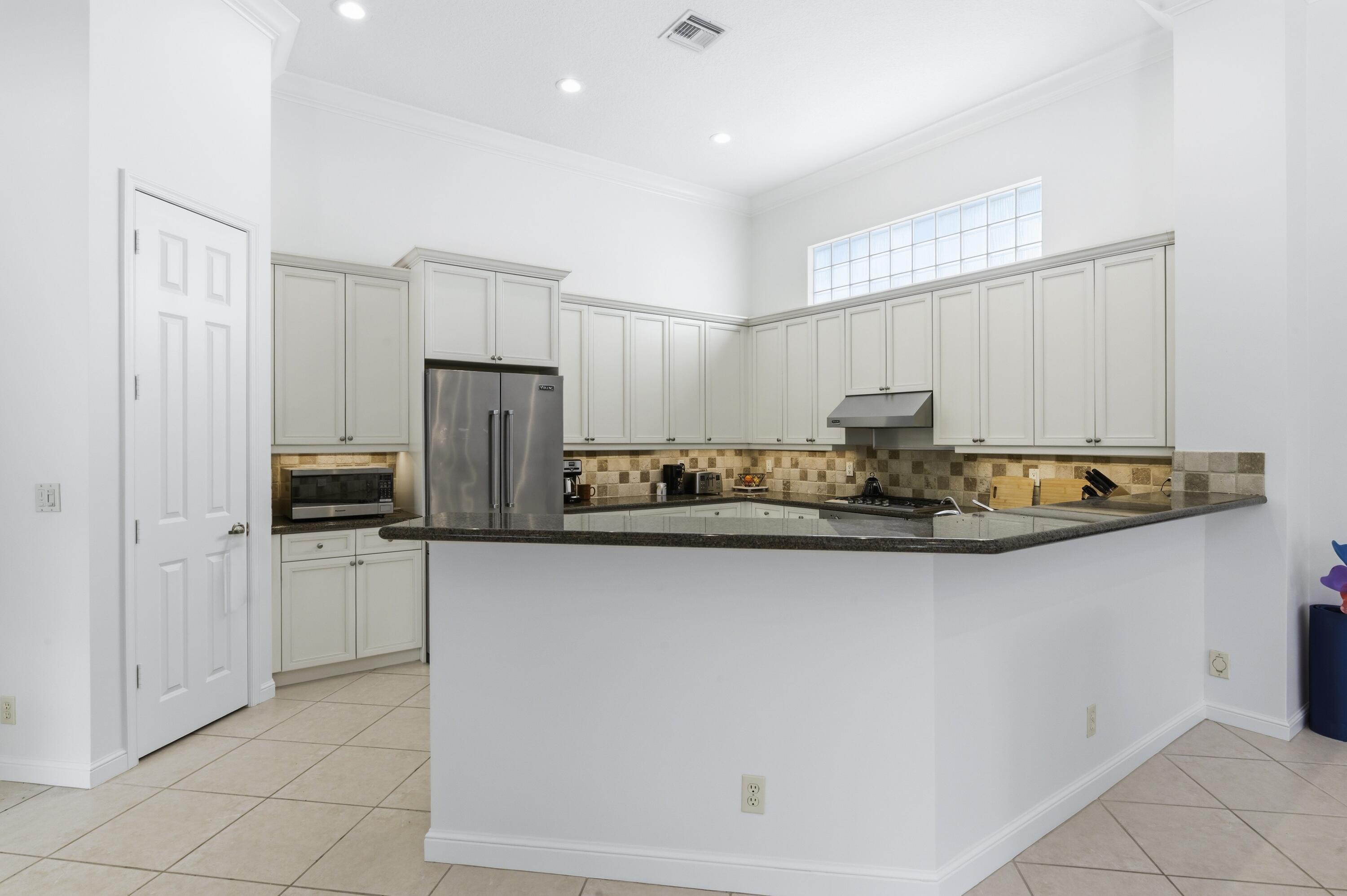 See full size image and slideshow Thumbnail 4