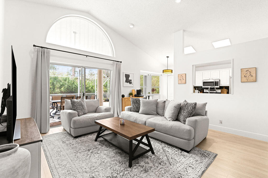 See full size image and slideshow Thumbnail 1