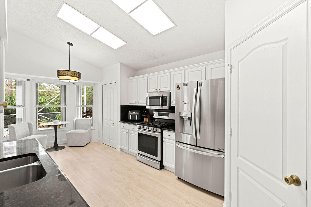 See full size image and slideshow Thumbnail 3