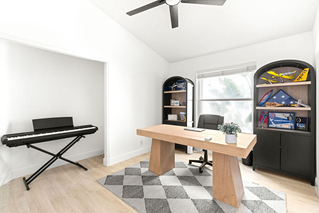 See full size image and slideshow Thumbnail 4