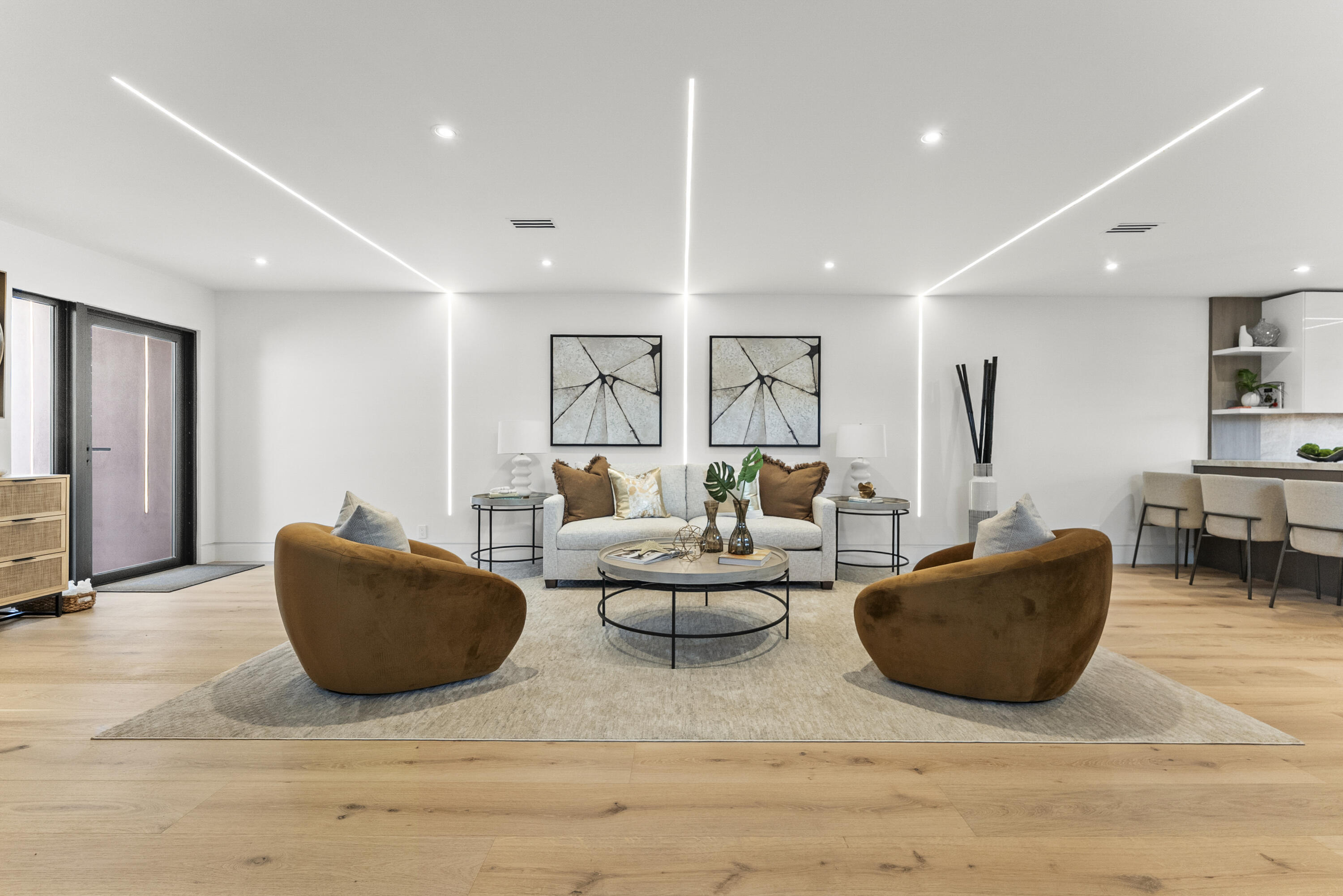 See full size image and slideshow Thumbnail 4