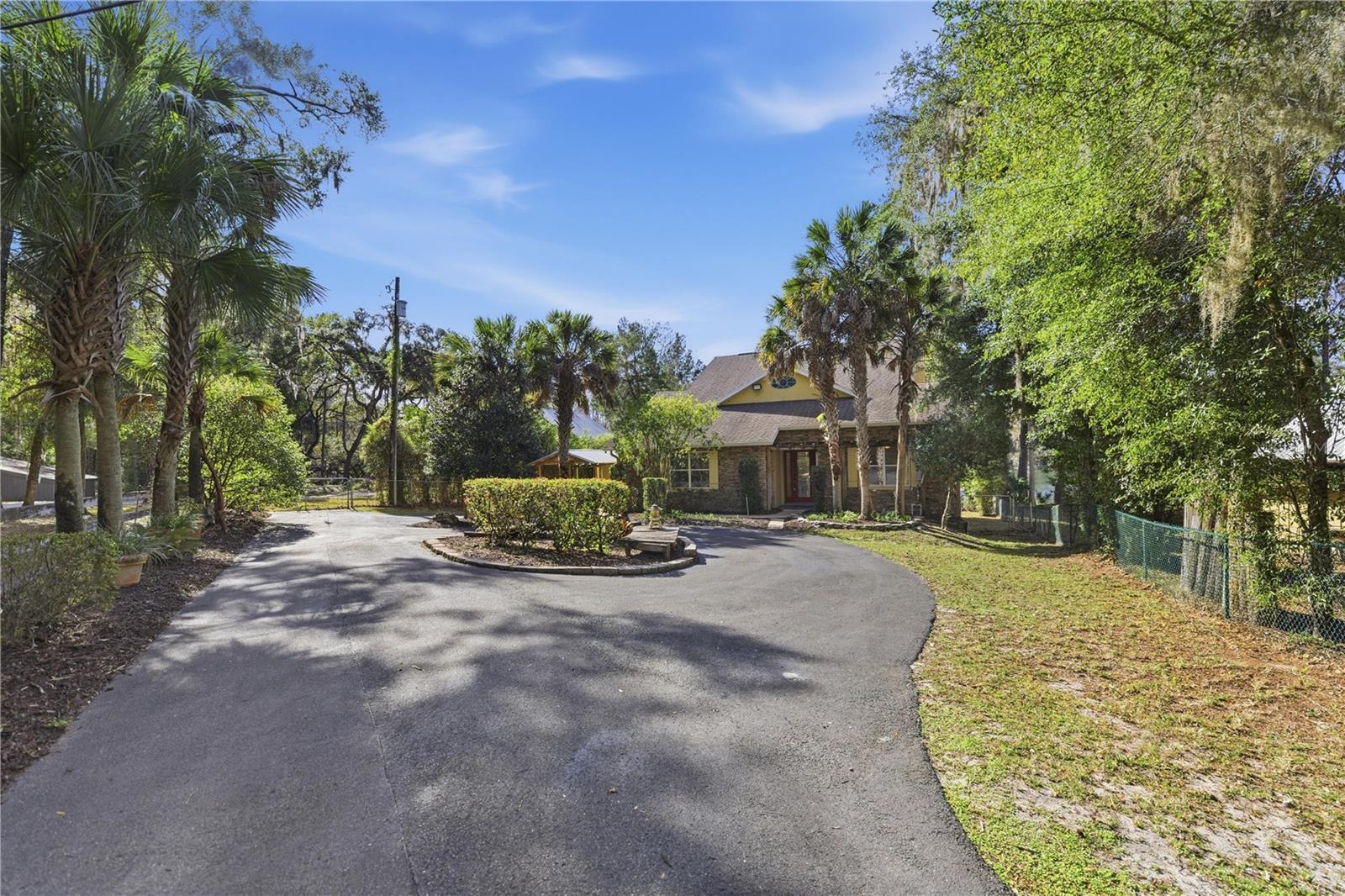 See full size image and slideshow Thumbnail 1