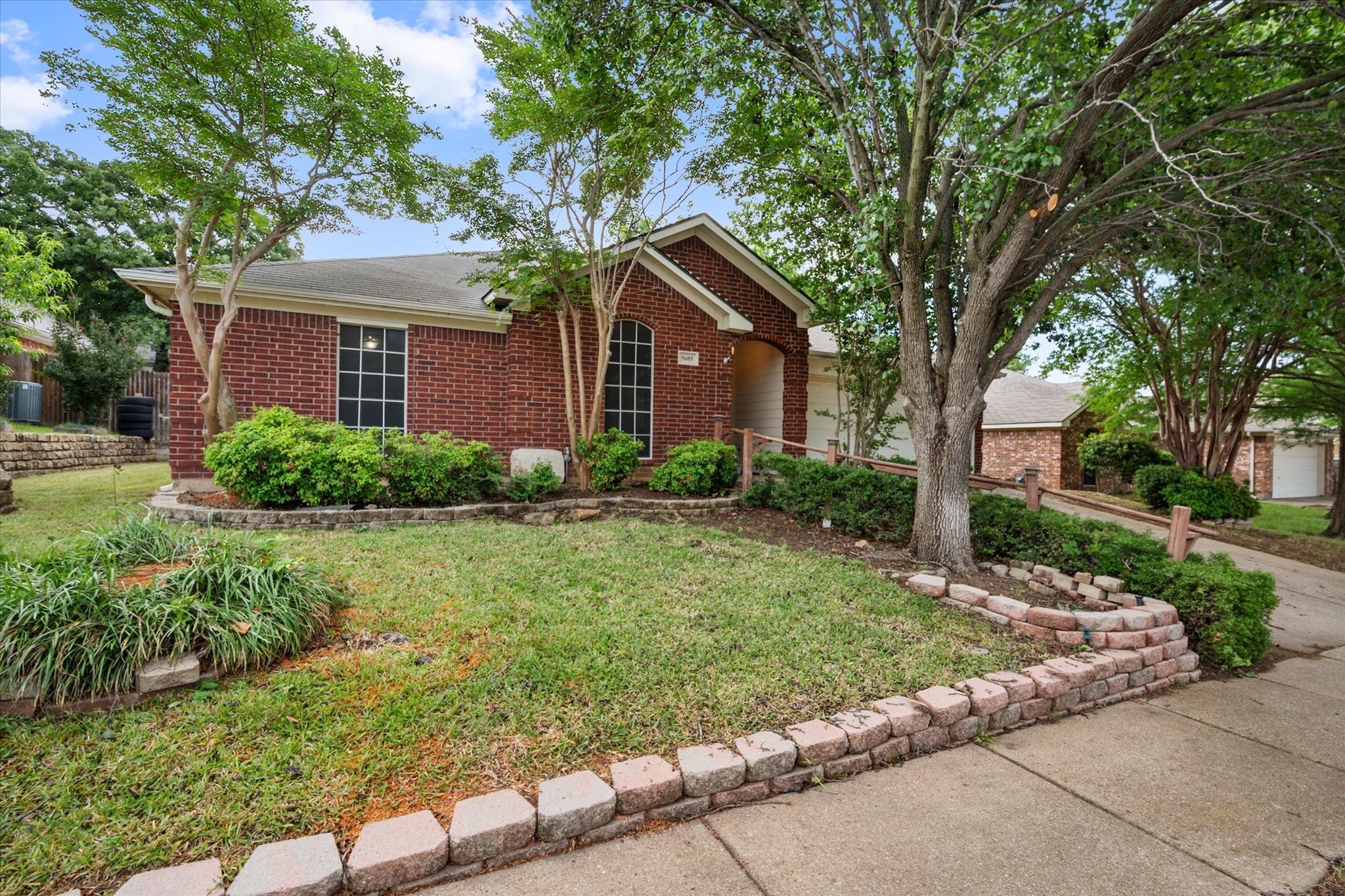 5605 Lasso Road, Arlington, TX 76017 | $350,000 - MLS# 21266222