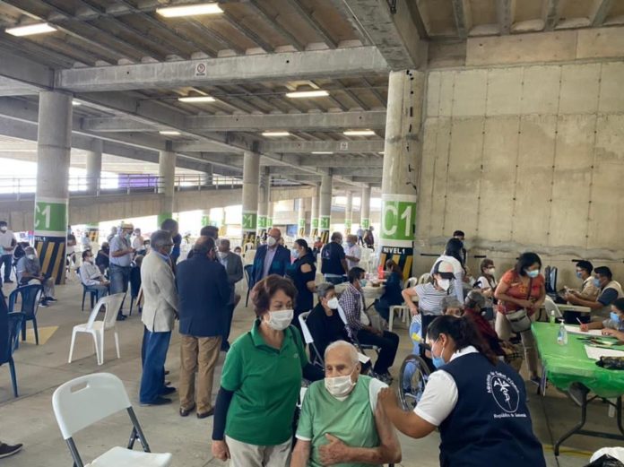 El Plan de Vacunación no ha generado los resultados esperados por la población. Foto La Hora/Salud/archivo