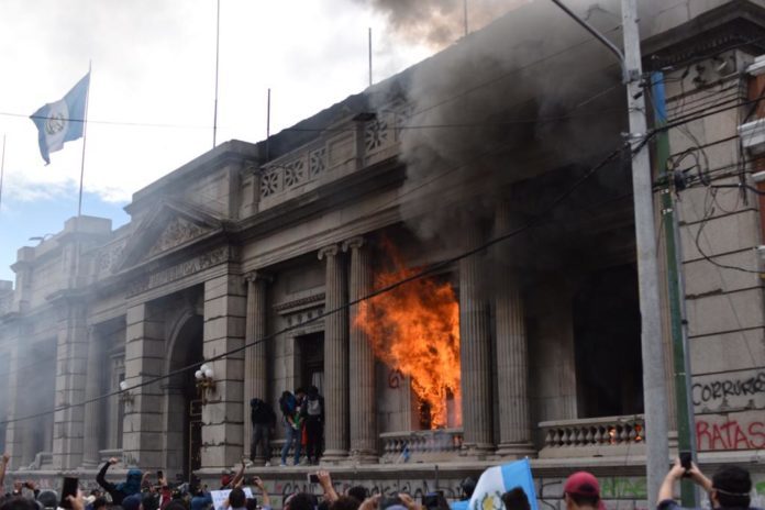CONGRESO2-696x464