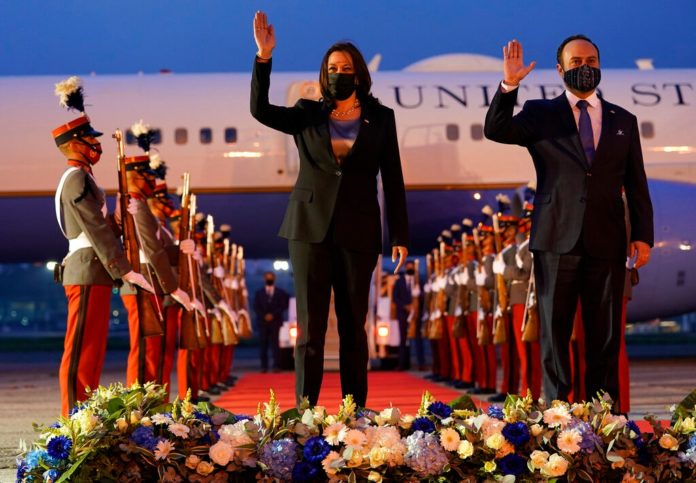 La visita de la vicepresidenta Kamala Harris es una muestra de cuánto preocupa a Washington el tema de la migración. Foto La Hora/AP