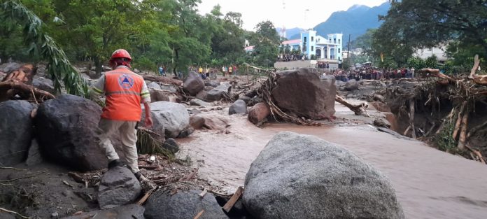 Desbordamiento del Río Quibá en aldea Guineales, Sector Parroquia, Boca Costa de Santa Catarina Ixtahuacán, Sololá