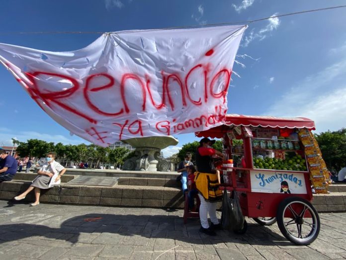 Renuncia Giammattei
