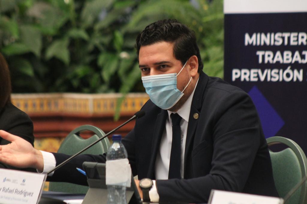 Según Mintrab, salario mínimo quedará fijado a inicios, no finales de diciembre