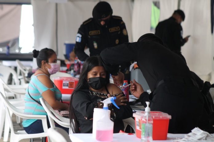 En todo el país han sido administradas 5,812,857 vacunas en total.