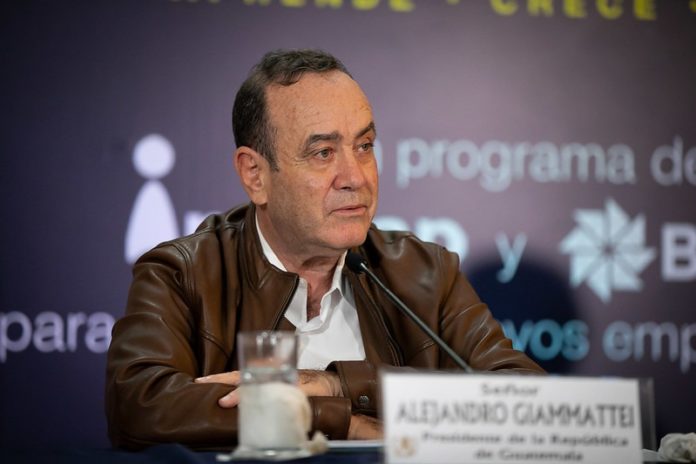 Alejandro-Giammattei1